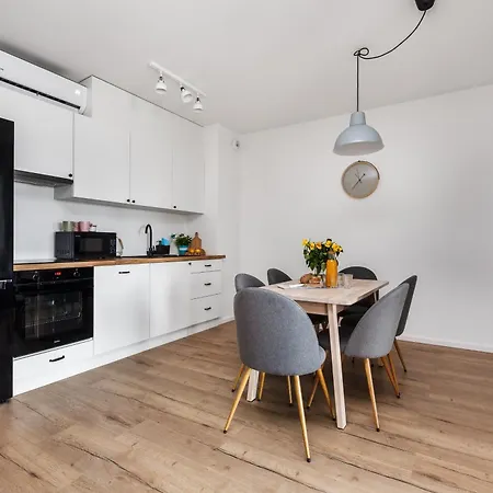 Port Pilice アパート