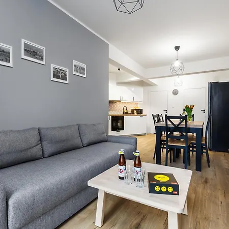 Port Pilice アパート *