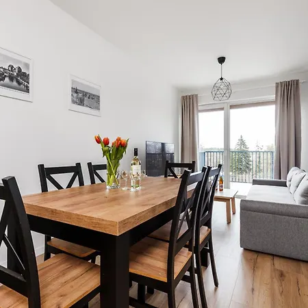 Port Pilice アパート