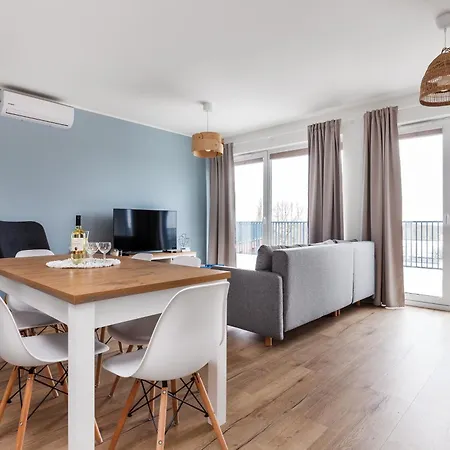 Port Pilice アパート