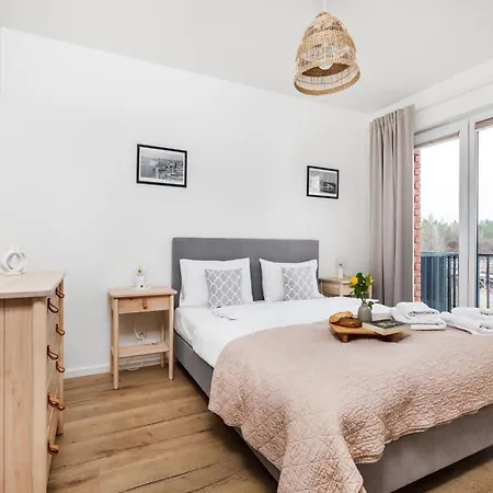 Port Pilice Apartment *