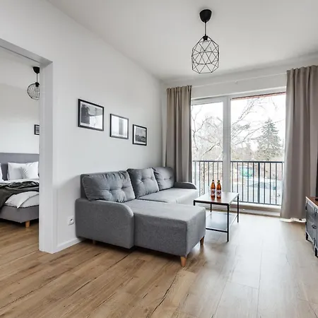 Port Pilice アパート *