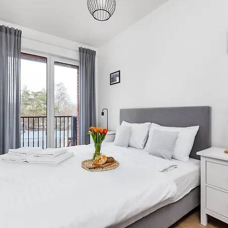 Port Pilice Apartment *